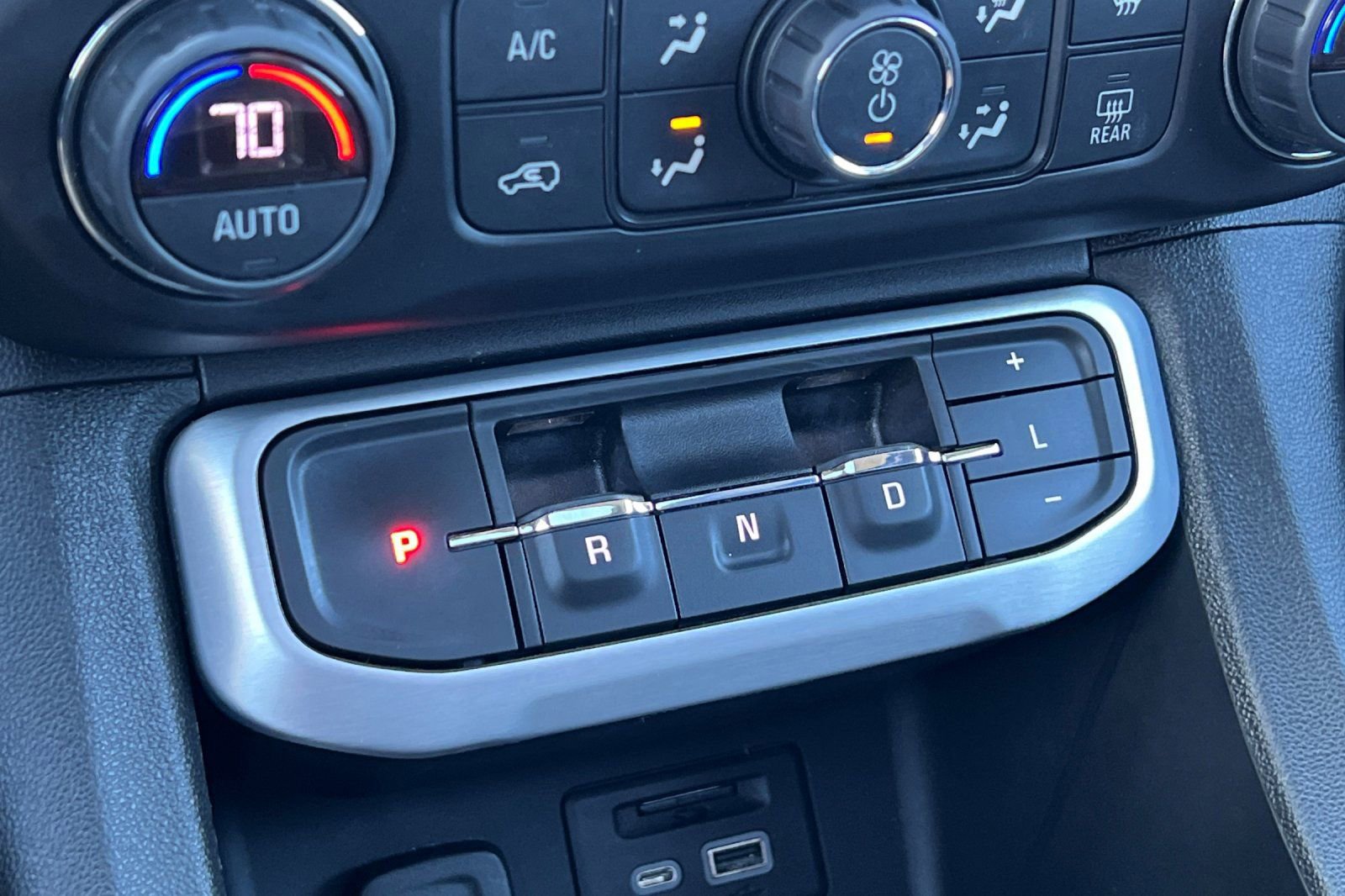 Used 2021 GMC Acadia SLT w/ Technology Package AWD/4WD image 34