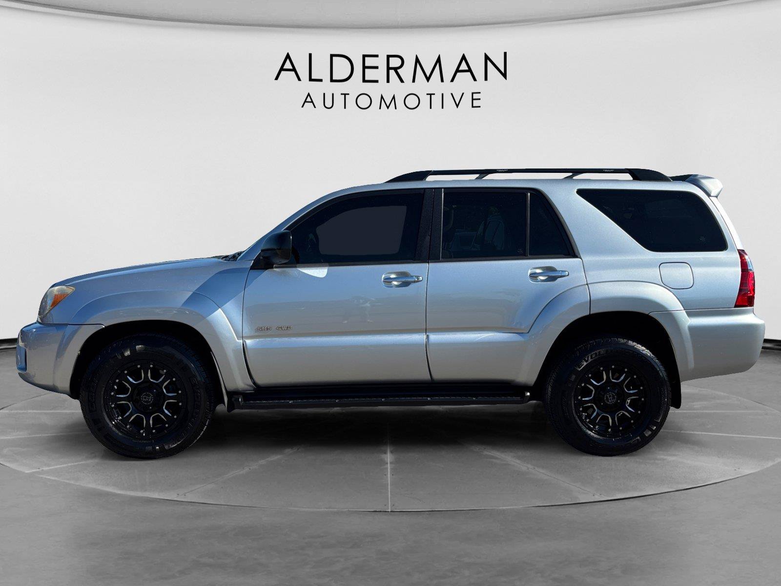 Used 2008 Toyota 4Runner SR5 AWD/4WD image 2