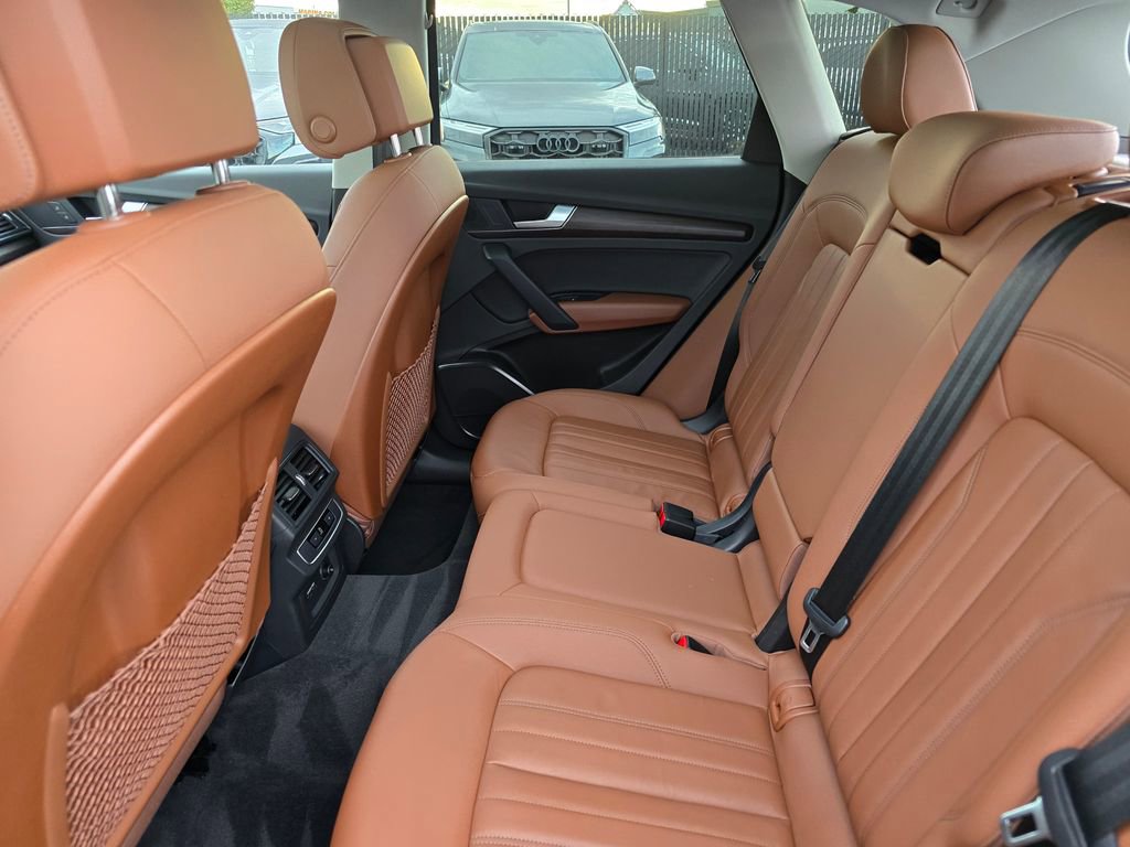 Used 2022 Audi Q5 2.0T Premium w/ Convenience Package image 13