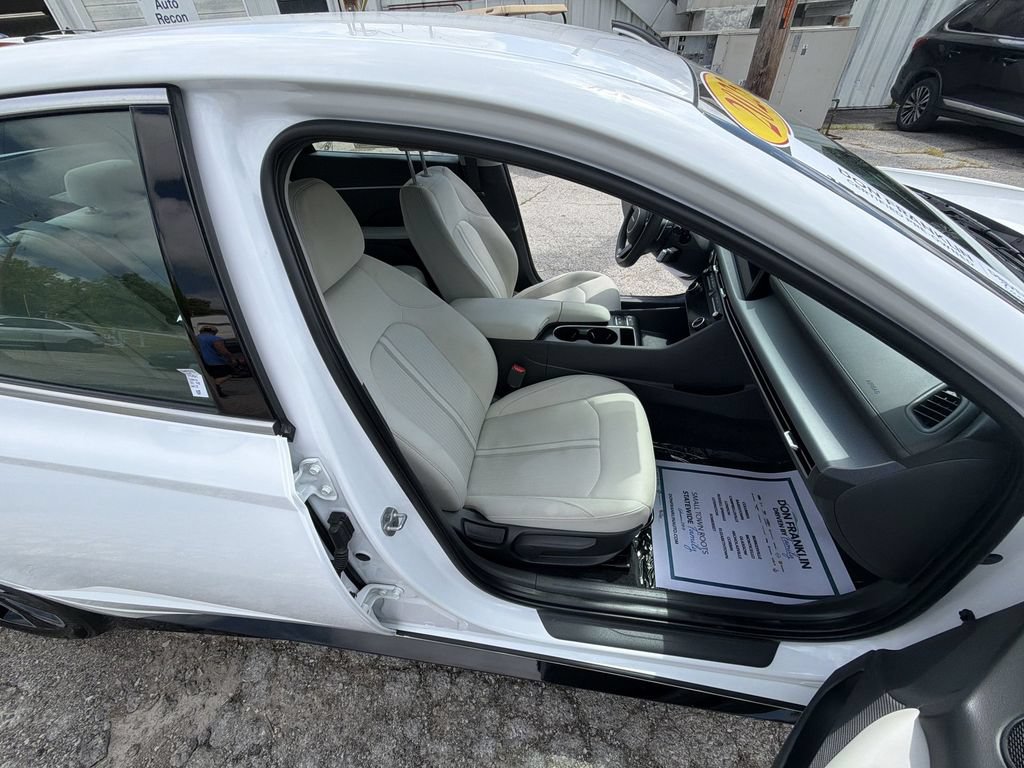 Used 2025 Hyundai Sonata SEL FWD image 24