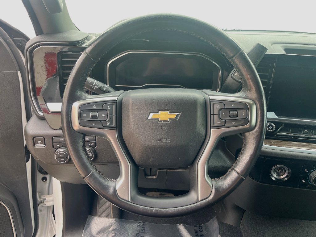Used 2022 Chevrolet Silverado 1500 LT AWD/4WD image 11