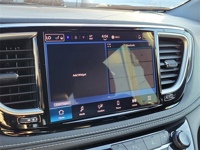 New 2026 Chrysler Pacifica Select image 17