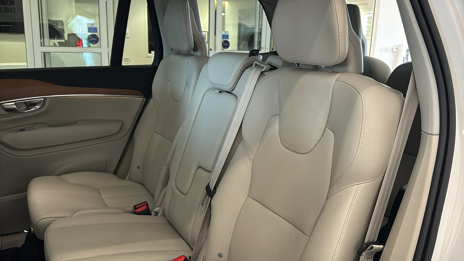 Used 2022 Volvo XC90 T6 Momentum w/ Advanced Package AWD/4WD image 26