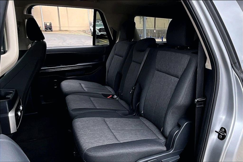 Used 2024 Ford Expedition Max XLT image 40