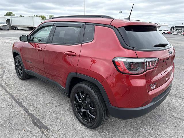 Used 2025 Jeep Compass Latitude w/ Altitude Special Edition AWD/4WD image 8