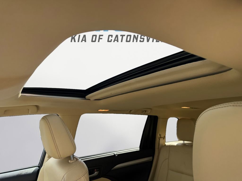 Used 2017 Toyota Highlander XLE image 17