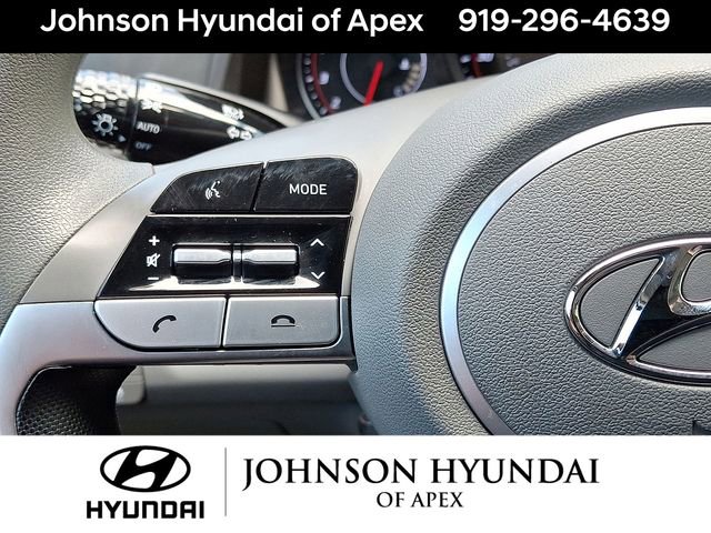Certified 2022 Hyundai Elantra SEL FWD image 18