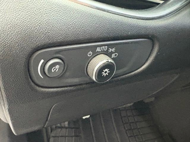 Used 2018 Chevrolet Malibu LT image 12