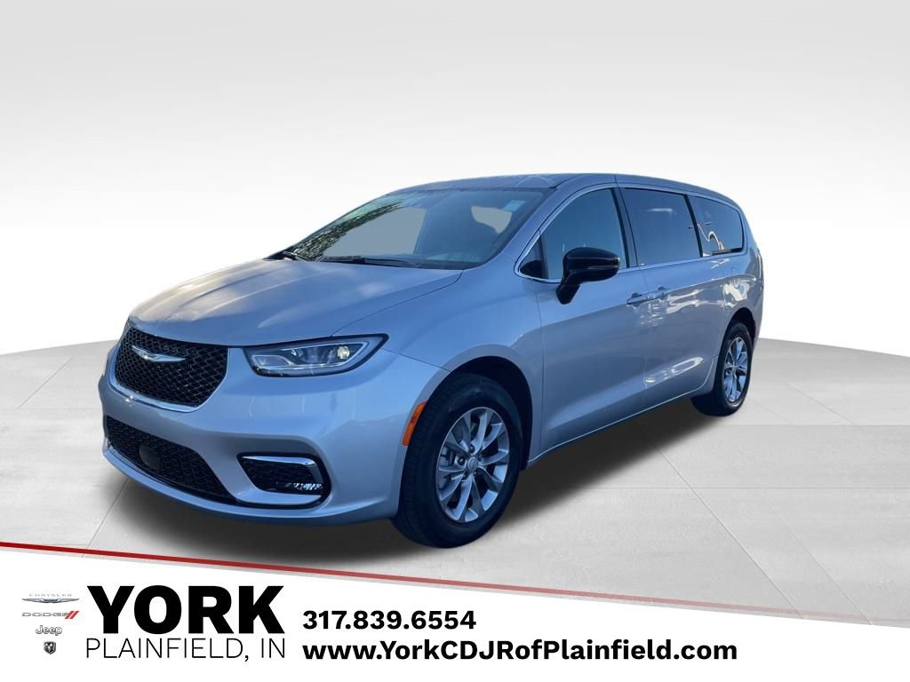 New 2026 Chrysler Pacifica Select