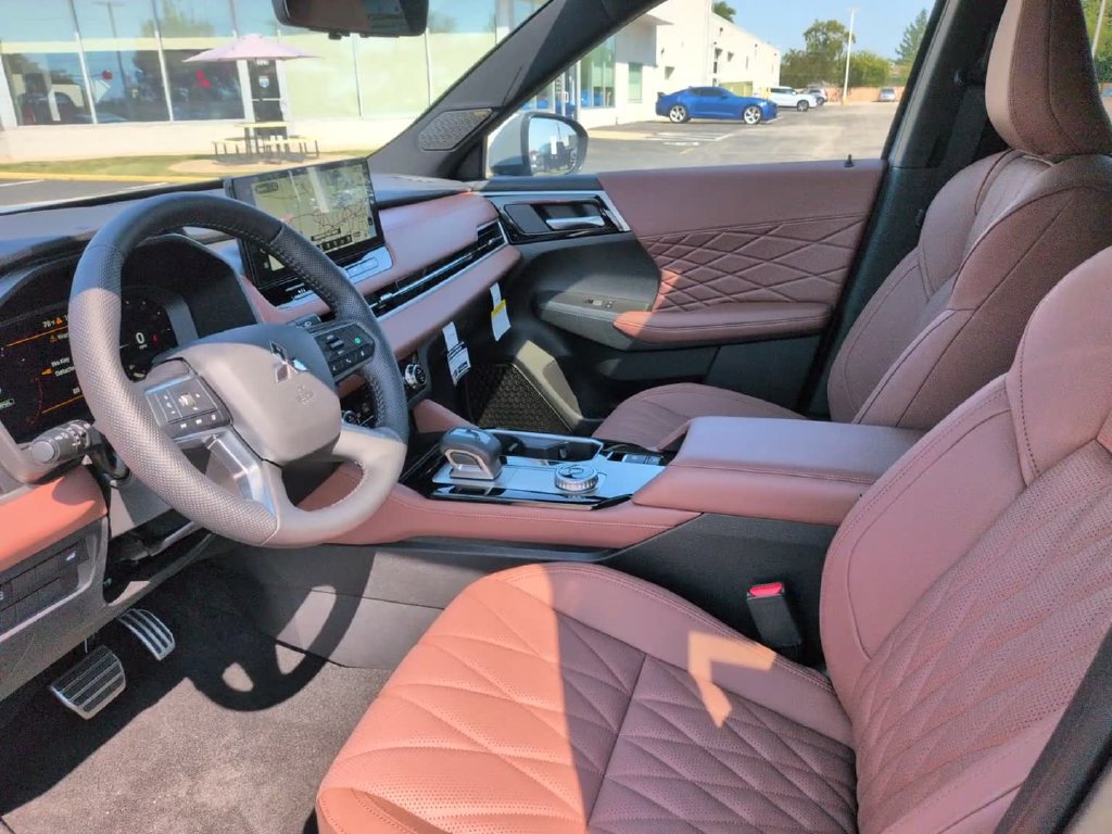New 2026 Mitsubishi Outlander SEL FWD image 19
