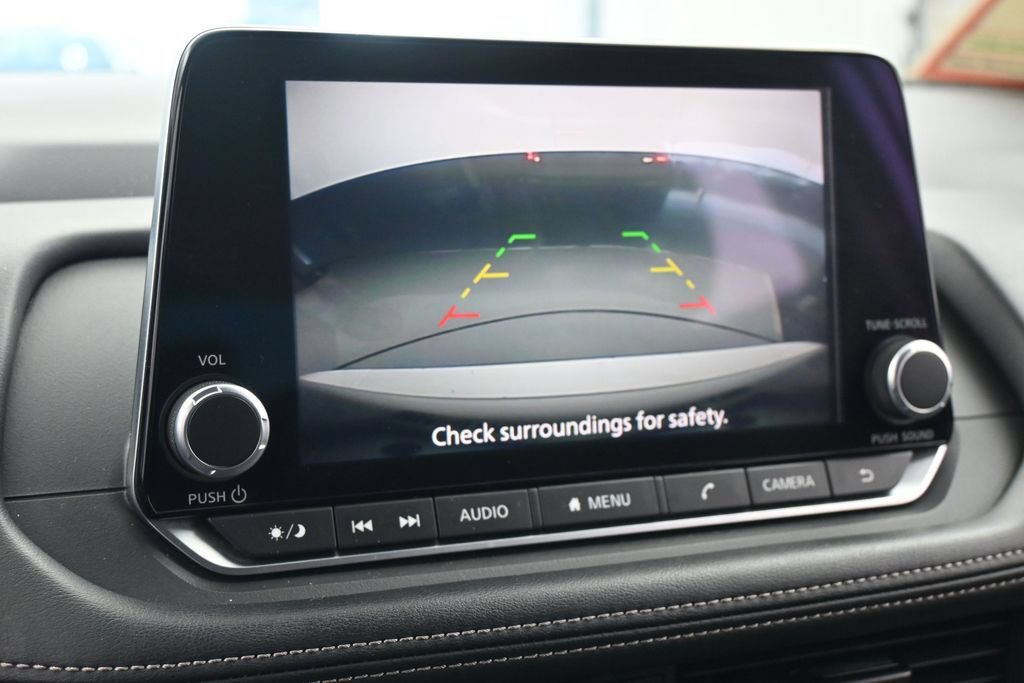Used 2024 Nissan Rogue S FWD image 17