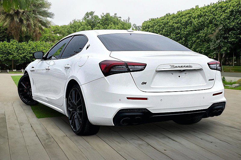 Used 2022 Maserati Ghibli Modena Q4 image 12