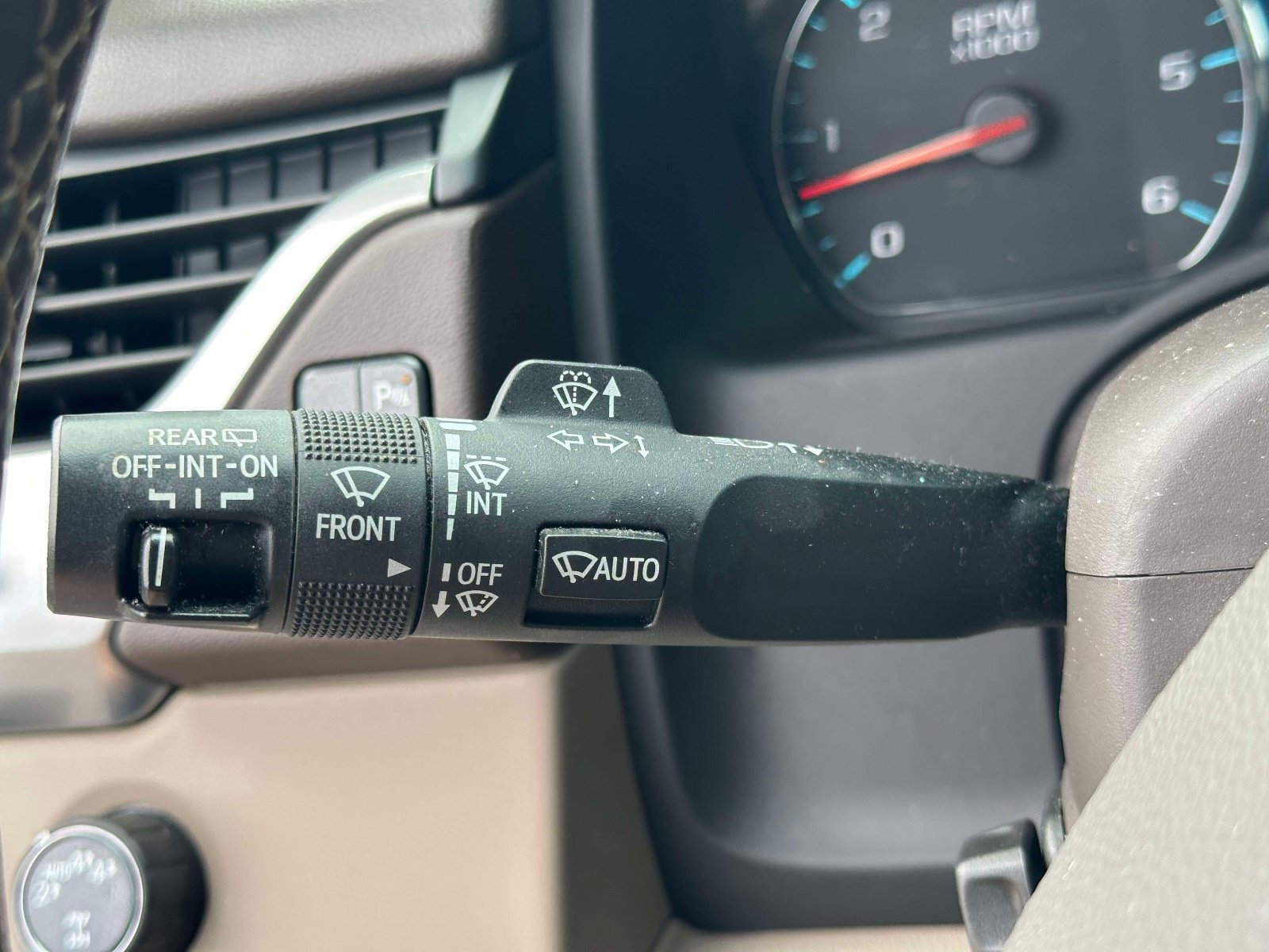 Used 2019 Chevrolet Tahoe Premier AWD/4WD image 16