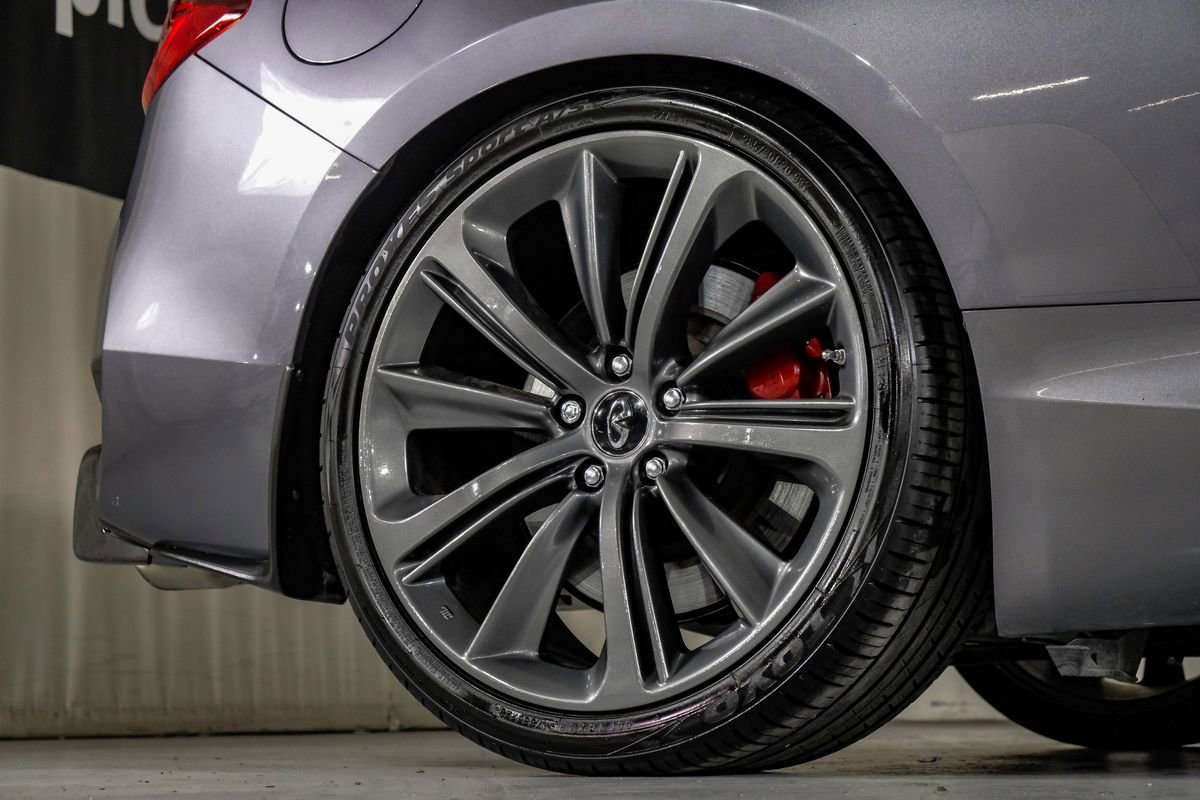 Used 2018 INFINITI Q60 Red Sport 400 w/ Sensory Package 3.0T Sport RWD image 46
