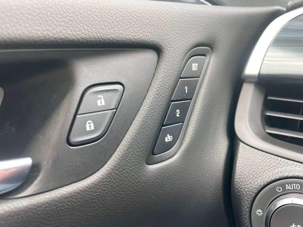 Used 2019 Buick Envision Essence image 23