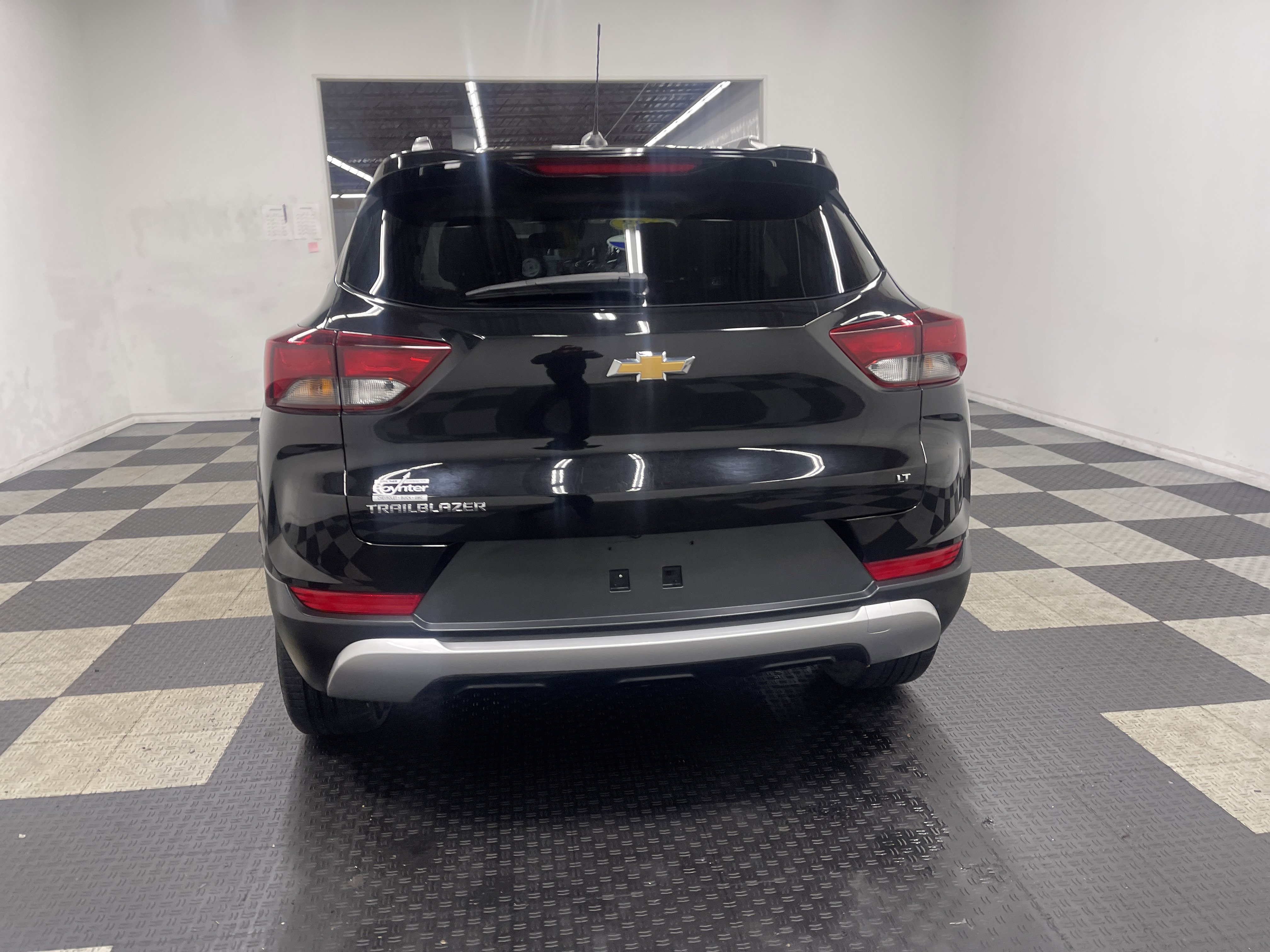 Used 2023 Chevrolet TrailBlazer LT w/ Convenience Package image 3