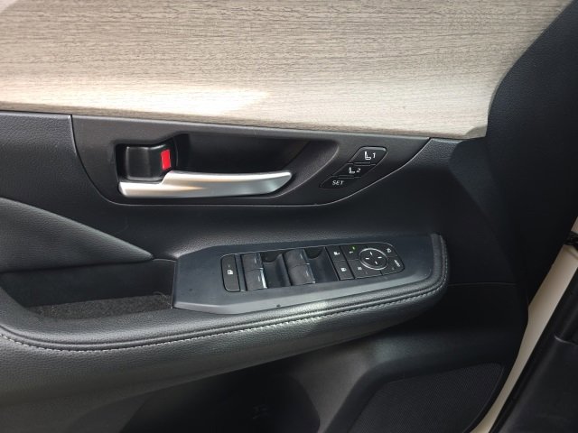 Used 2024 Toyota Grand Highlander Limited image 10