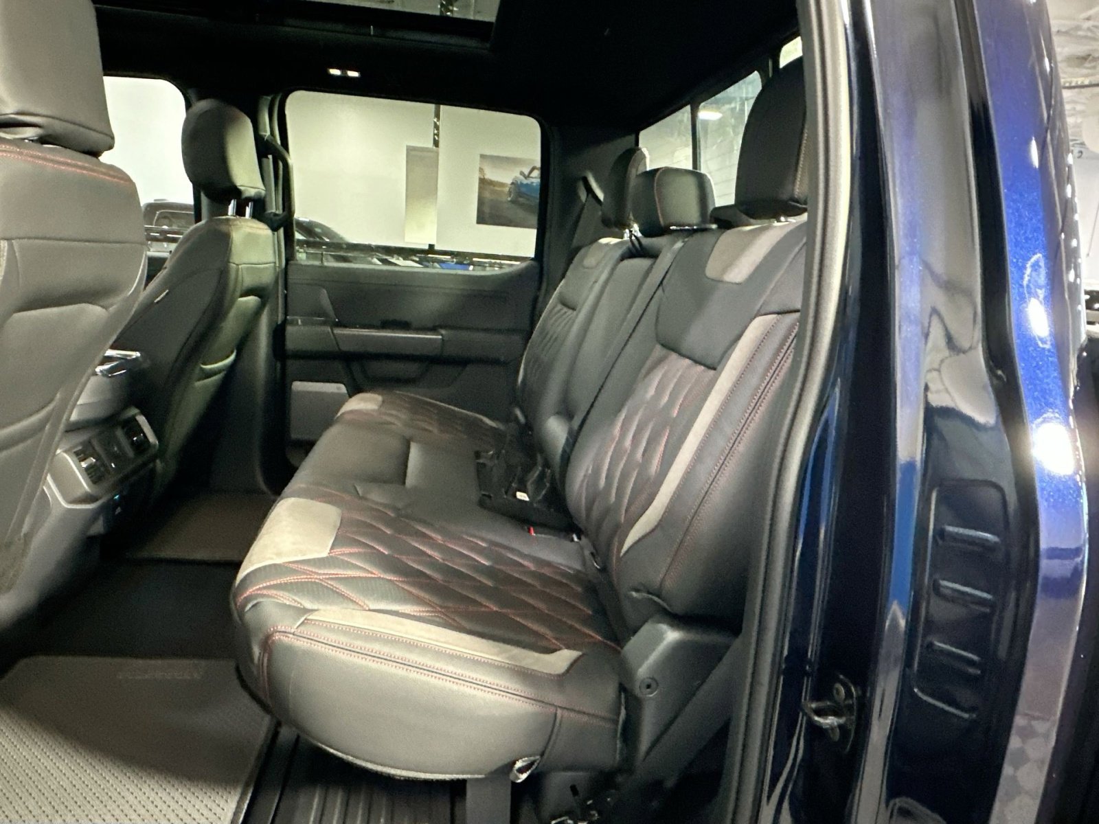 New 2025 Ford F150 Lariat w/ Equipment Group 501A Mid image 35