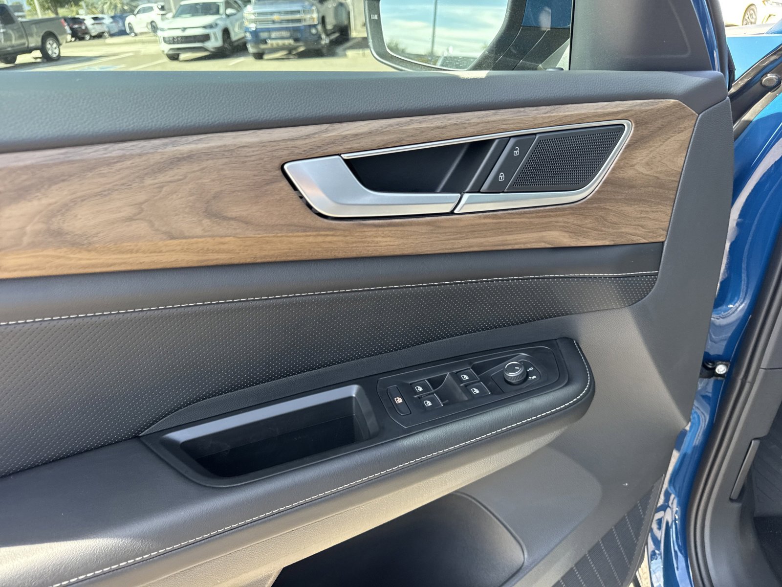 New 2026 Volkswagen Atlas SE image 12