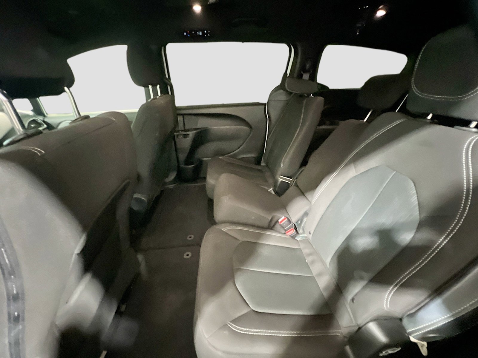 Used 2020 Chrysler Pacifica Touring w/ S Appearance Package image 17