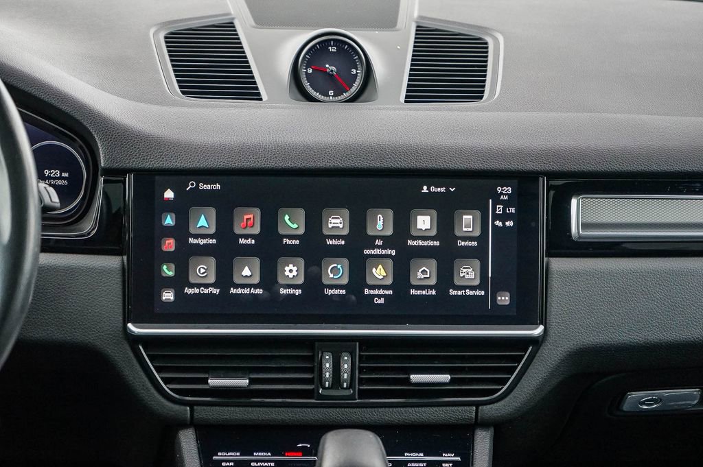 Used 2023 Porsche Cayenne Platinum Edition image 15