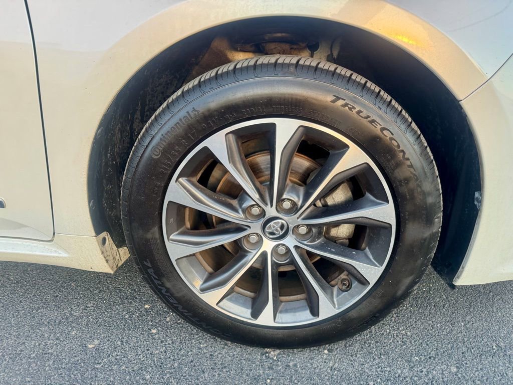 Used 2016 Toyota Avalon XLE Plus image 8