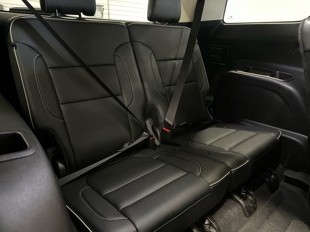 Used 2023 GMC Acadia Denali w/ Denali Ultimate Package AWD/4WD image 39