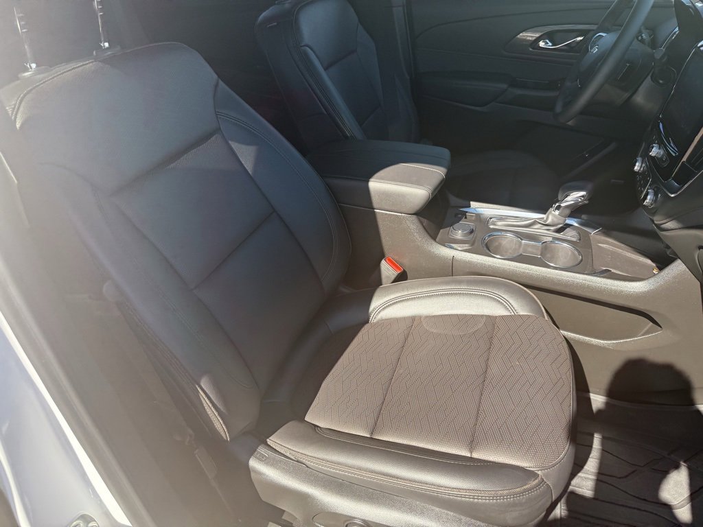 Used 2023 Chevrolet Traverse High Country w/ LPO, Floor Liner Package image 41
