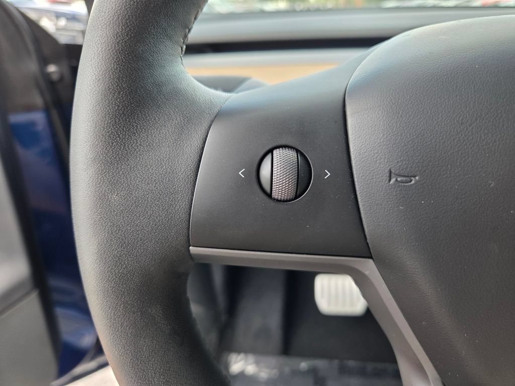 Used 2024 Tesla Model Y Performance AWD/4WD image 29