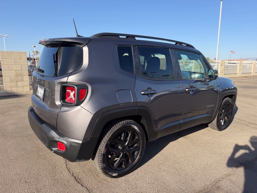 Used 2018 Jeep Renegade Altitude w/ UConnect 8.4 Nav Group FWD image 6