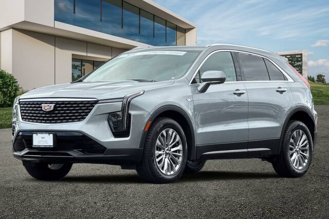 Certified 2025 Cadillac XT4 Premium Luxury FWD image 8