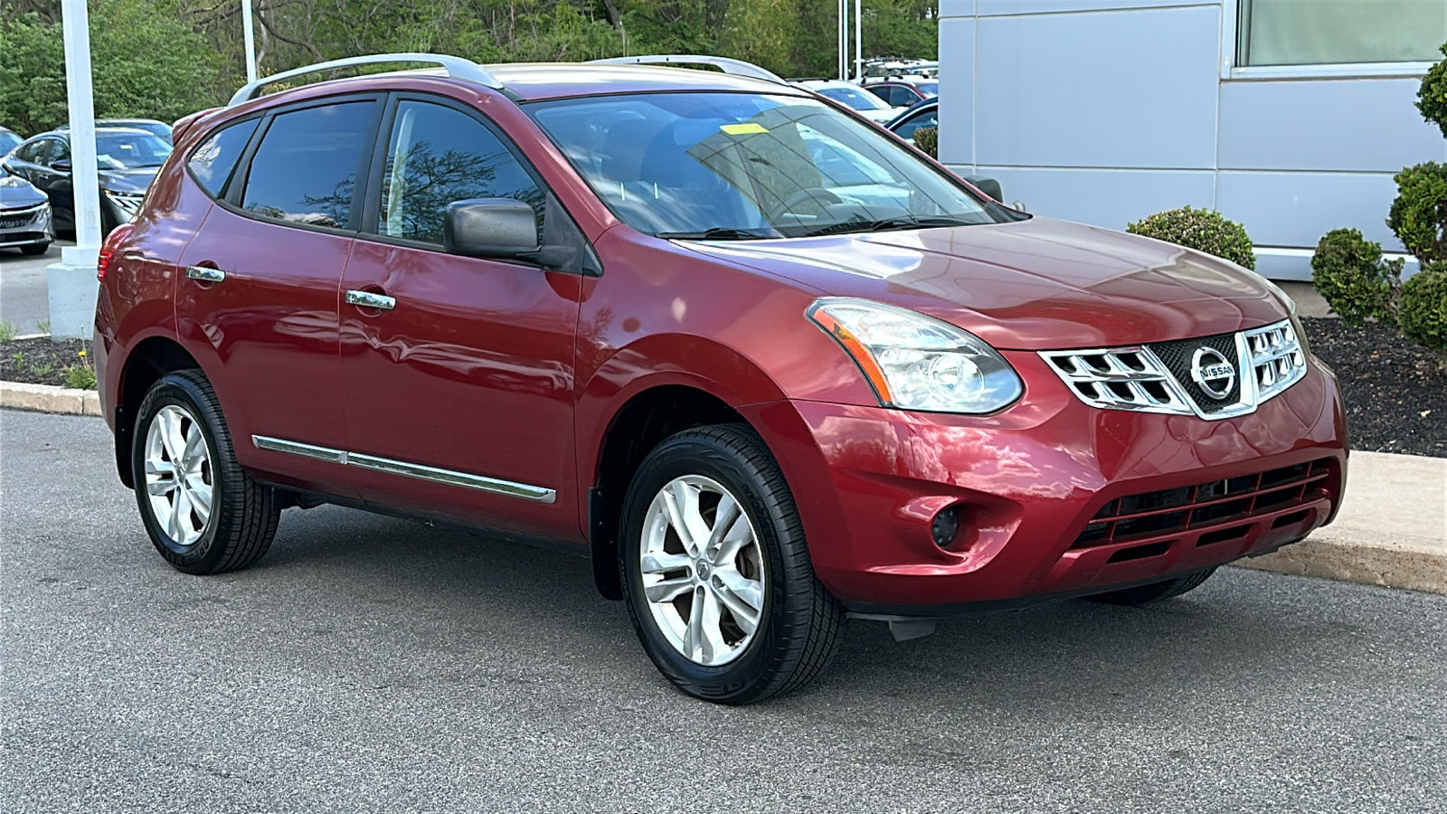 Used 2015 Nissan Rogue S w/ Convenience Package image 2