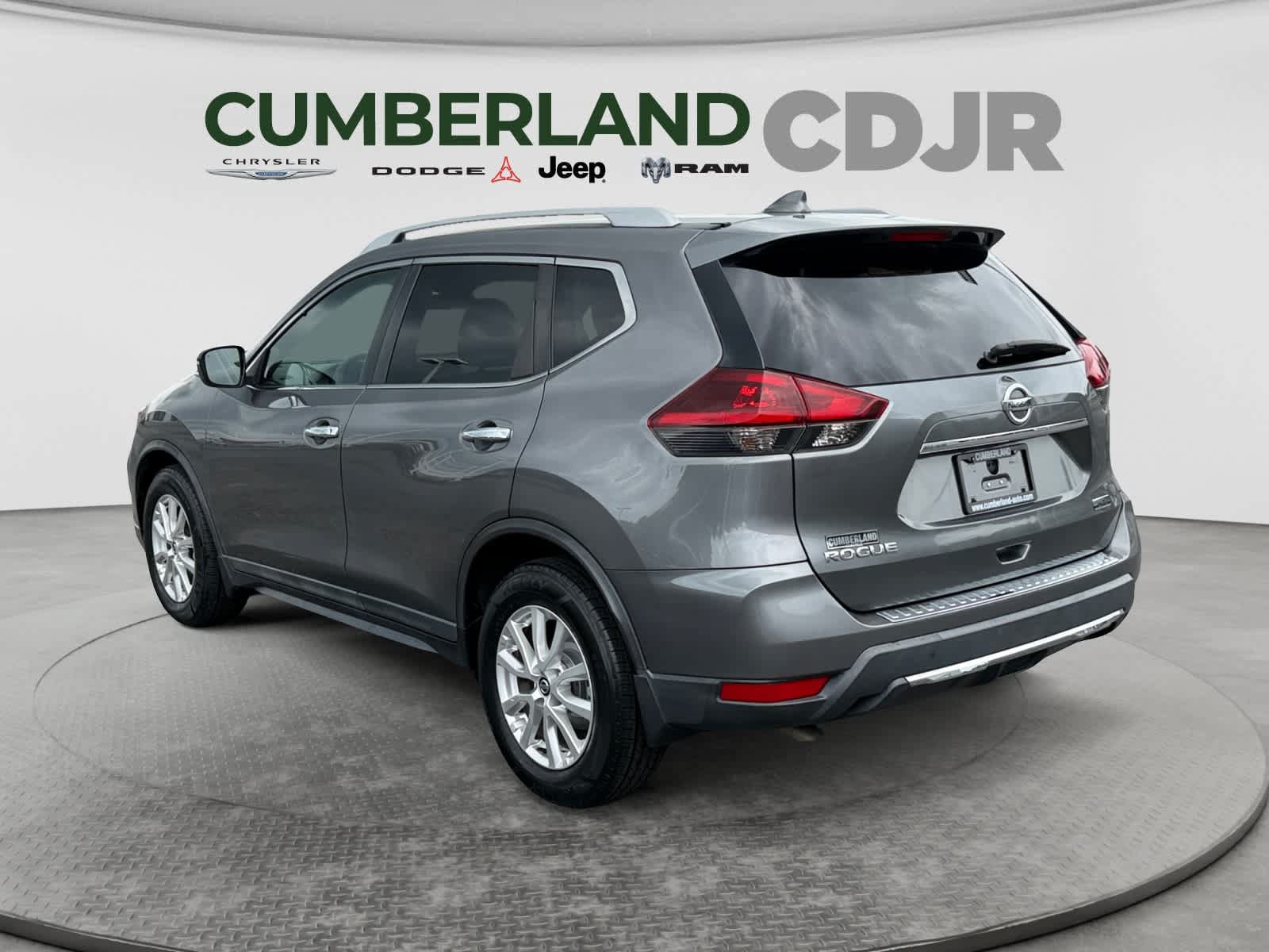 Used 2019 Nissan Rogue S w/ Special Edition Package FWD image 4