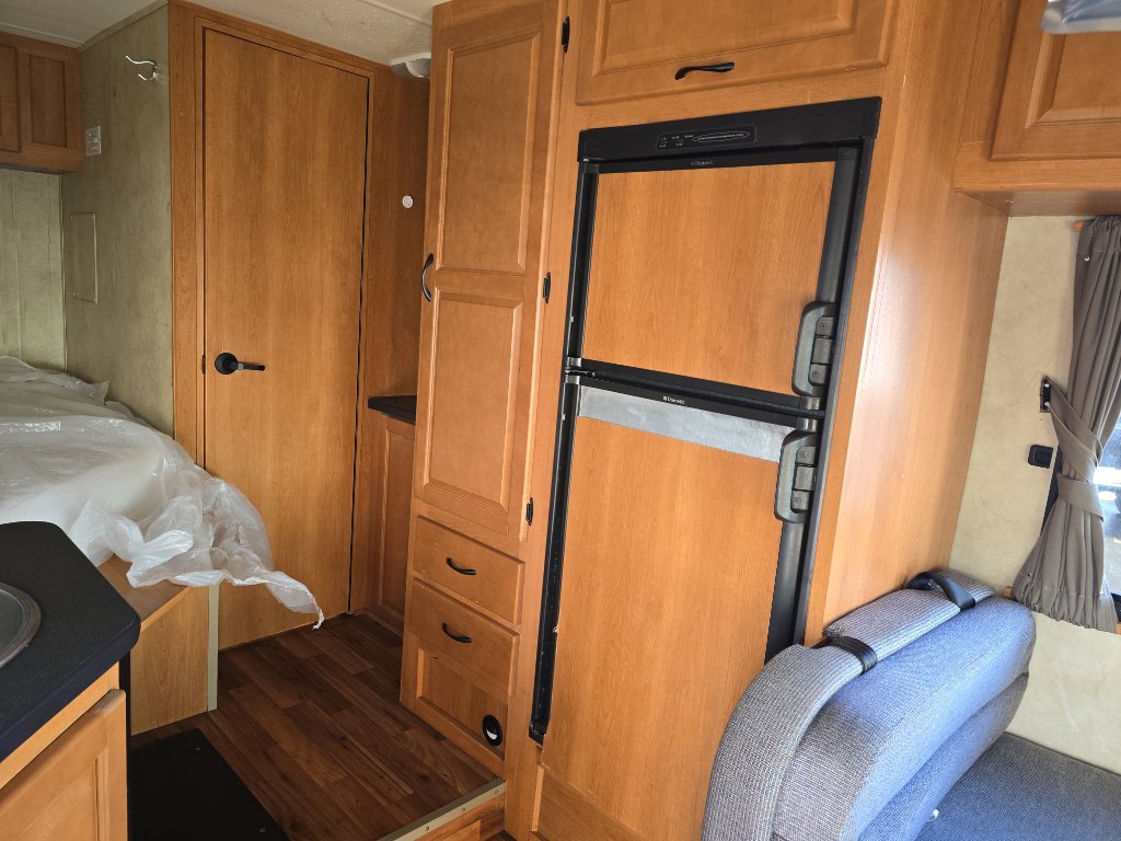 Used 2011 Ford E-350 and Econoline 350 Super Duty w/ Payload Pkg image 27