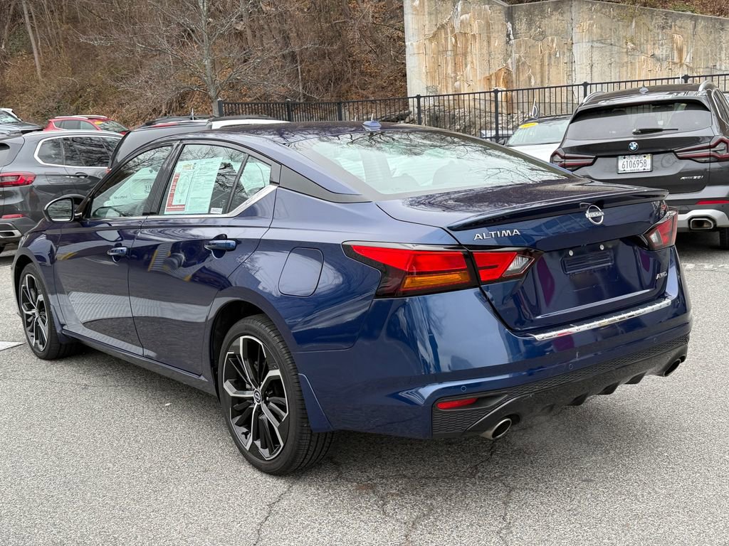 Used 2023 Nissan Altima 2.5 SR AWD/4WD image 4