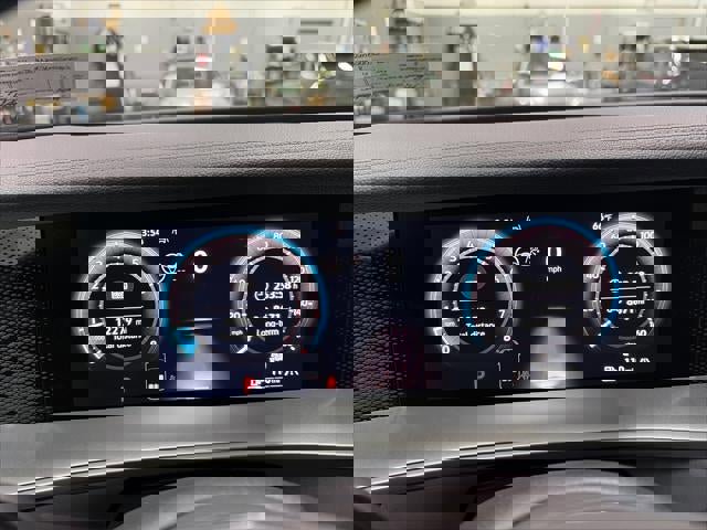 Certified 2025 Volkswagen Tiguan SE image 55