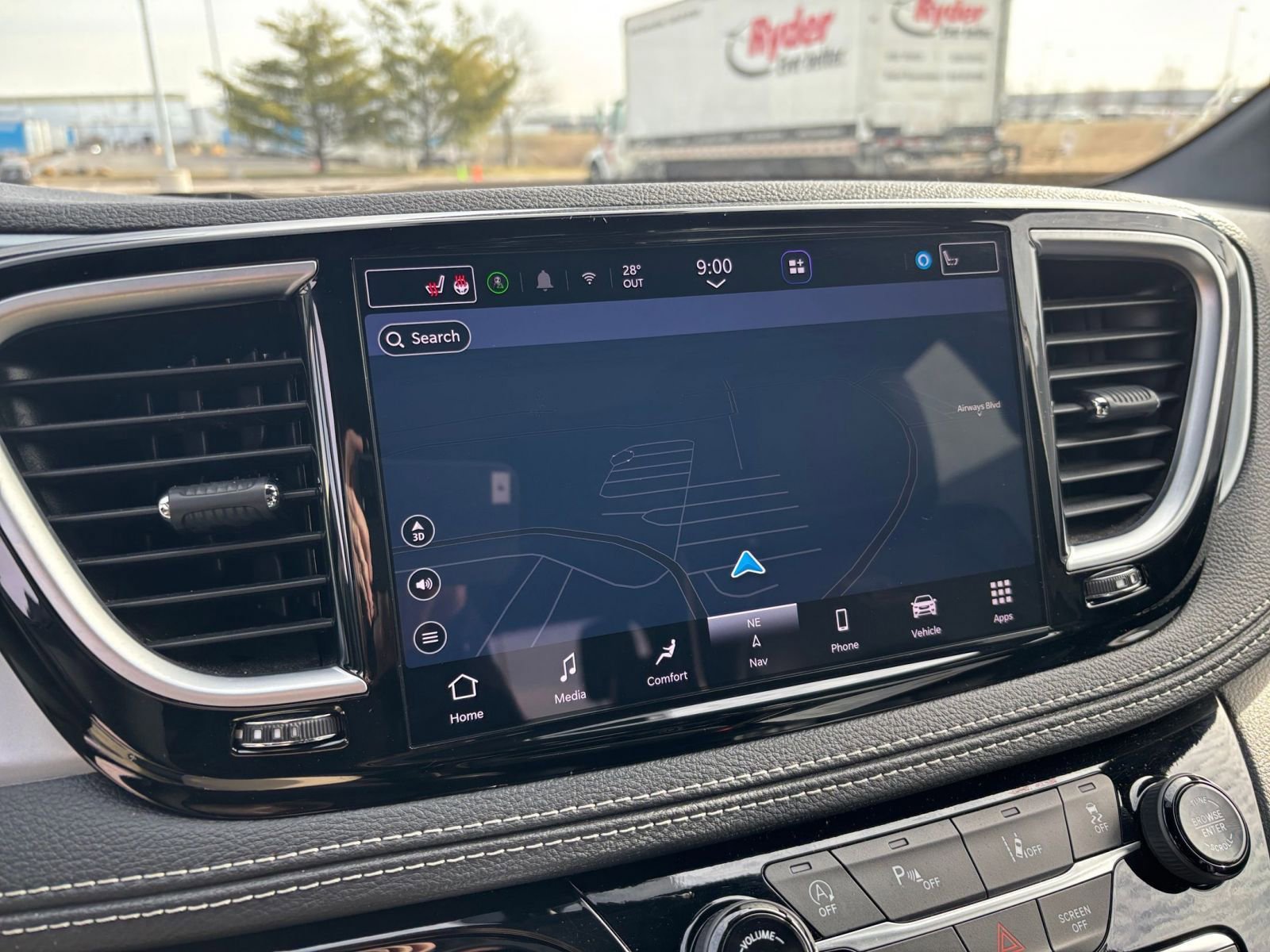 Used 2025 Chrysler Pacifica Limited image 20