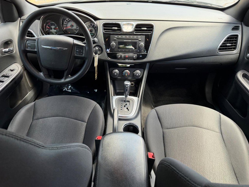 Used 2013 Chrysler 200 LX FWD image 11