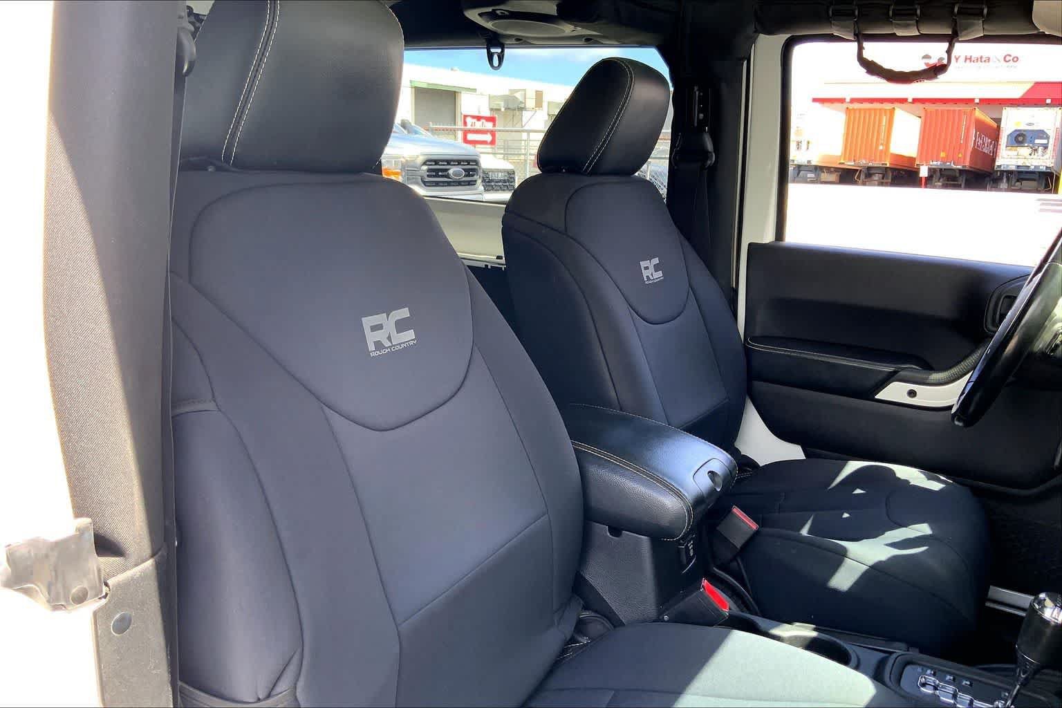 Used 2014 Jeep Wrangler Sahara AWD/4WD image 12
