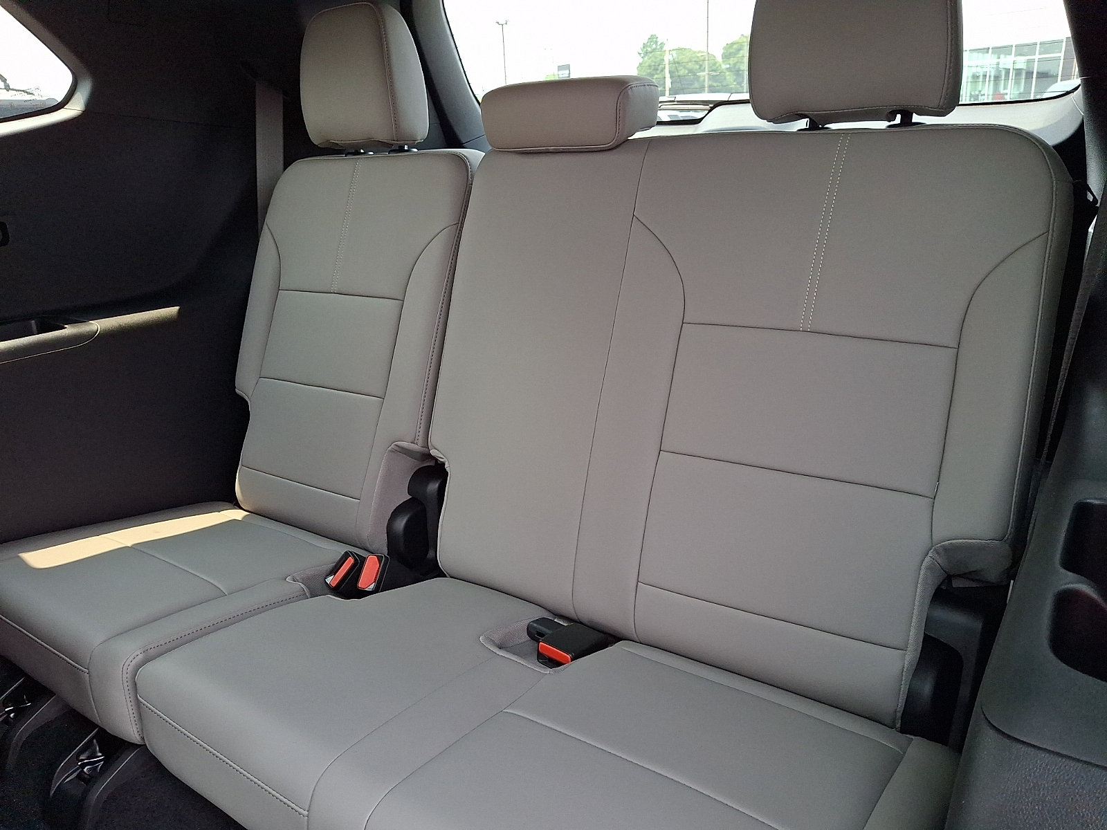 New 2026 GMC Acadia Elevation w/ Elevation Premium Package AWD/4WD image 6