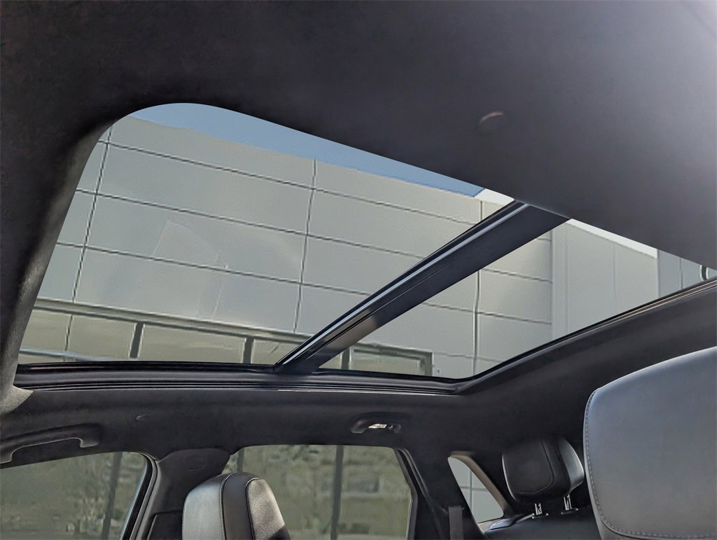 Used 2022 Cadillac XT5 Sportv w/ LPO, ONYX Package image 13