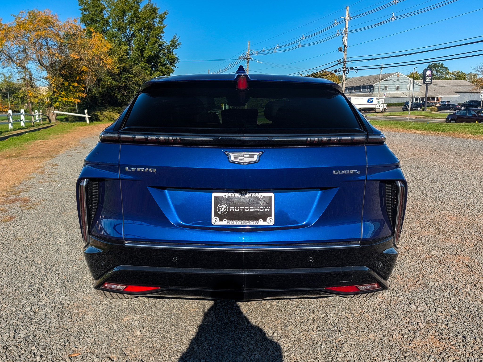 Used 2024 Cadillac Lyriq Luxury AWD/4WD image 6