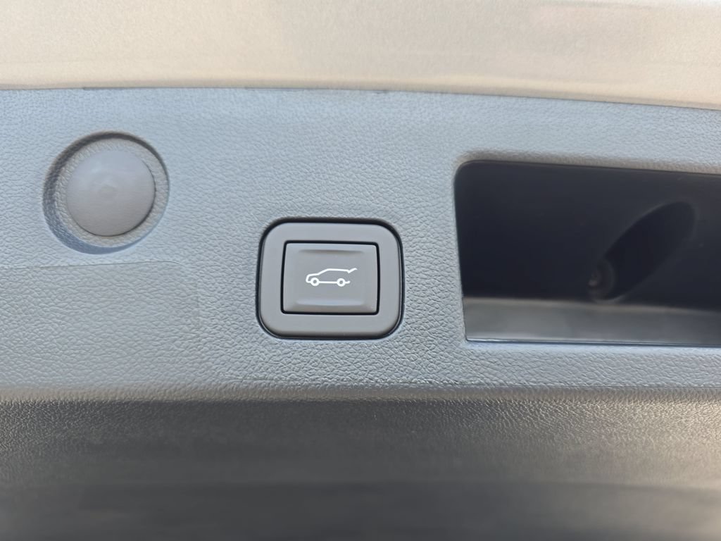 New 2027 GMC Terrain Elevation w/ Elevation Premium Package FWD image 13