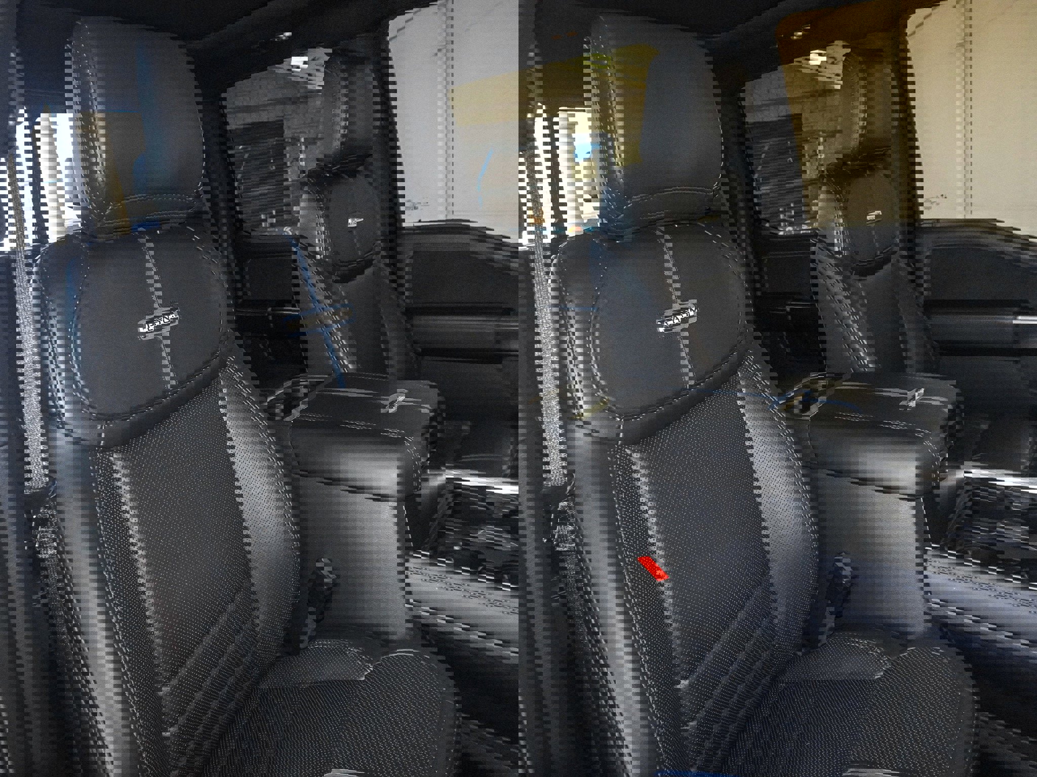 Used 2025 Ford F450 Platinum w/ FX4 Off-Road Package image 42