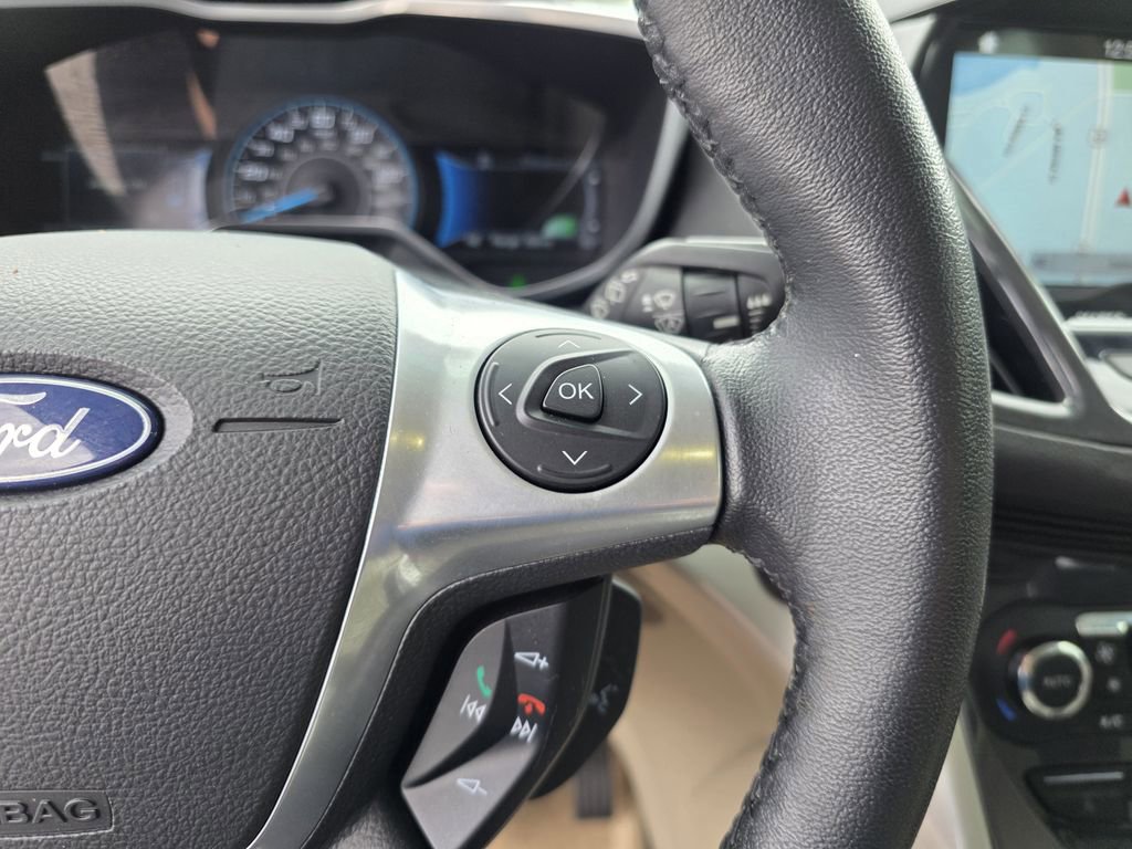 Used 2016 Ford C-MAX Energi SEL w/ Equipment Group 302A FWD image 26