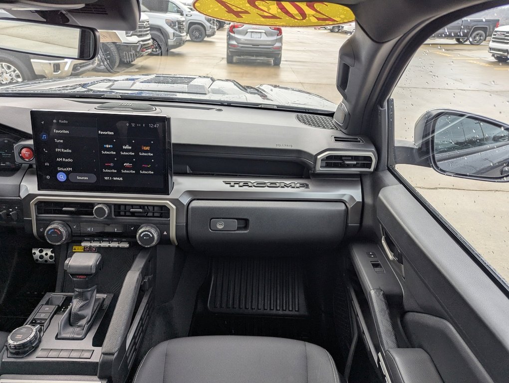 Used 2024 Toyota Tacoma TRD Sport w/ TRD Sport Upgrade Package image 4