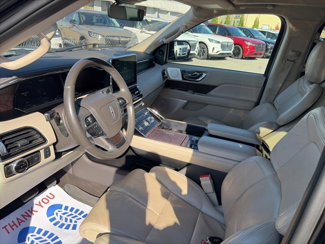Used 2020 Lincoln Navigator Reserve w/ Luxury Package image 17