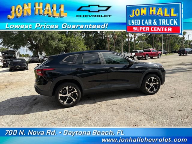 Used 2024 Chevrolet Trax RS w/ Sunroof Package FWD image 13