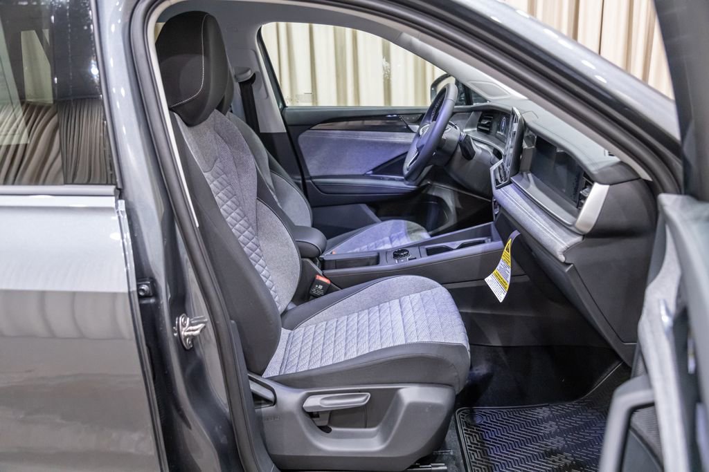 New 2026 Volkswagen Tiguan S AWD/4WD image 10