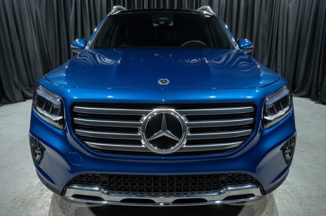 Certified 2026 Mercedes-Benz GLB 250 4MATIC image 2